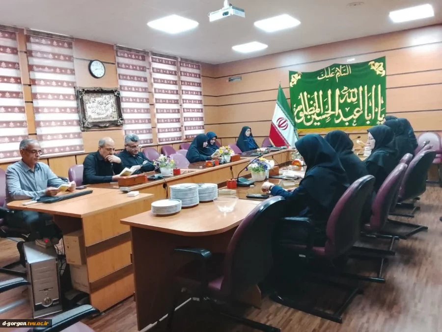 به مناسبت دهه اول محرم و در هفتمین روز عزاداری حضرت سیدالشهدا امام حسین (ع)، برنامه قرائت زیارت عاشورا همراه با سخنرانی و مداحی ذاکر اهل بیت جناب آقای دکتر رستگار، با حضور کارکنان و اساتید آموزشکده، در روز دوشنبه ۱ تیر ۱۴۰۵ همراه با پذیرایی به میزبانی یکی