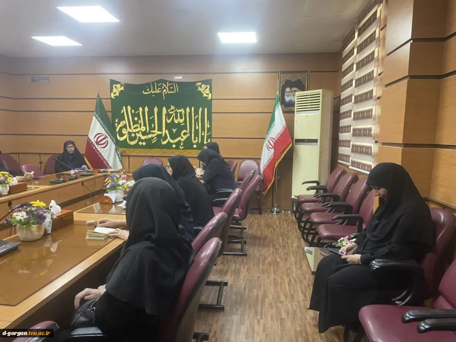   «حسین؛ تجلی معنای زیستن است در کالبد زمانه، حسین به ما آموخت که زندگی اوج فداکاری برای حق است. حسین به ما یاد داد به هر قیمتی دنیا جای ماندن نیست و باید سر داد و سرننهاد، باید از علی اکبرها گذشت.»

برگزاری برنامه قرائت زیارت عاشورا همراه با سخنرانی با